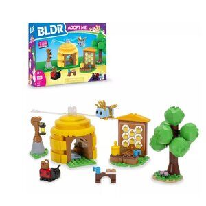 BLDR Adopt Me! Coffee Shop Interior with Queen Bee Building Set 225pcs
